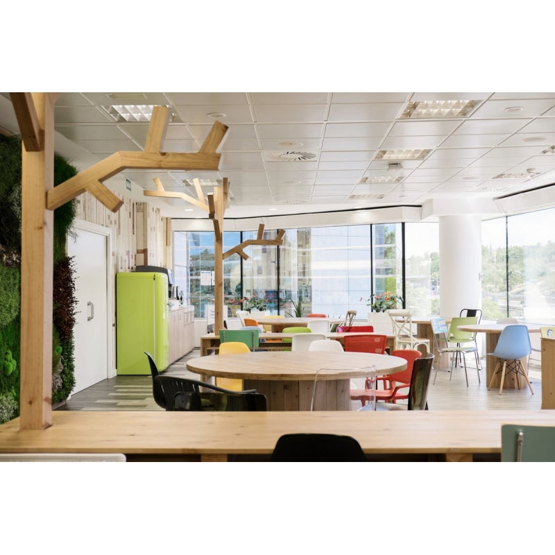 Muebles y complementos en madera: tendencia en decoración de oficinas